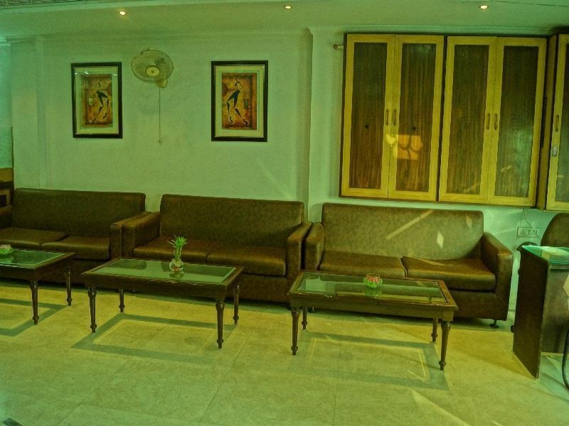 Treebo Paras International Delhi  Buitenkant foto